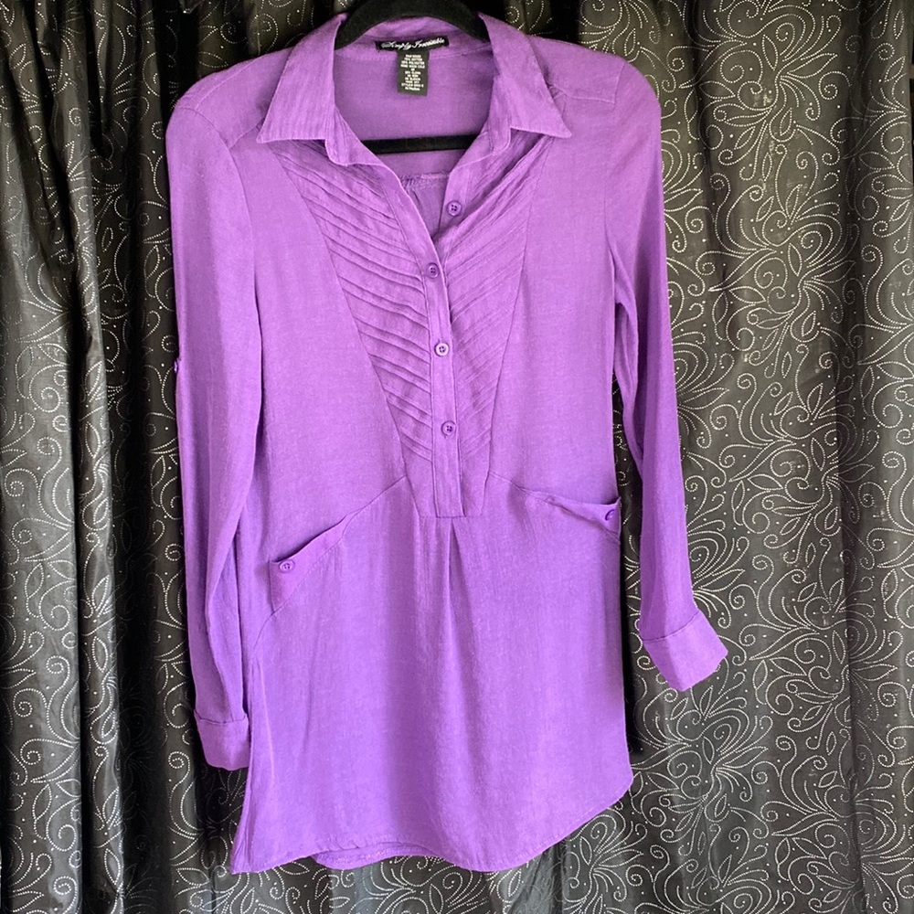 🤗❤️🧘‍♀️Simply Irresistible, gorgeous color, purple gauzy tunic blouse.